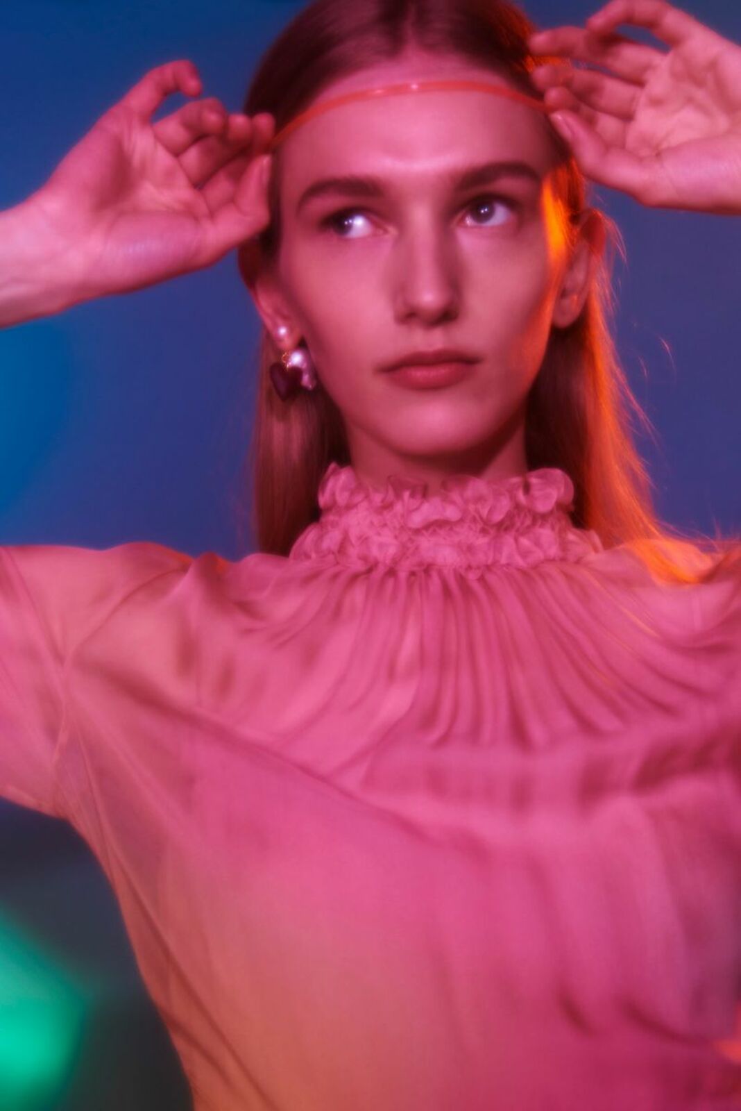 mia-brammer-bazaar-japan-apr-21-1