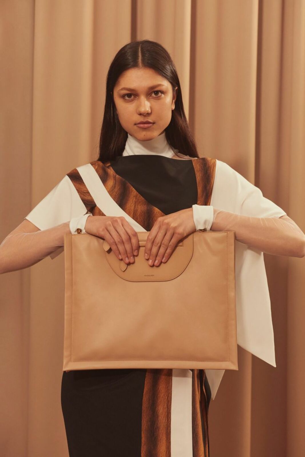 nikoline-mekjan-wwd-burberry-fw-1