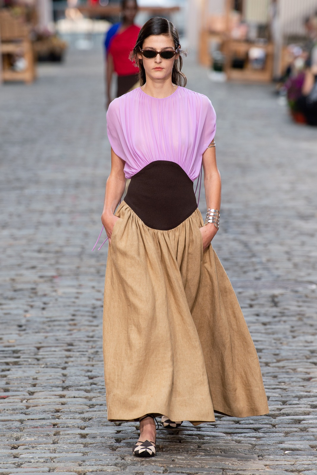 effie-achenrin-tory-burch-ss22-2