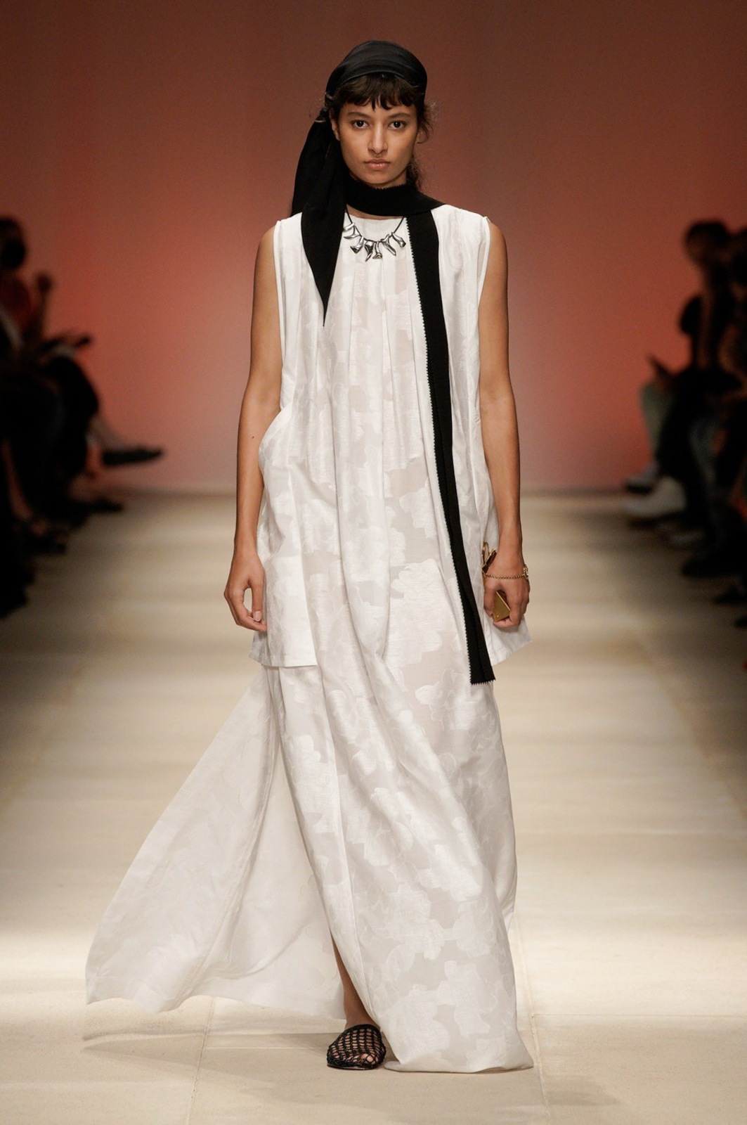 sora-lexi-oudey-effie-ferragamo-ss22-2