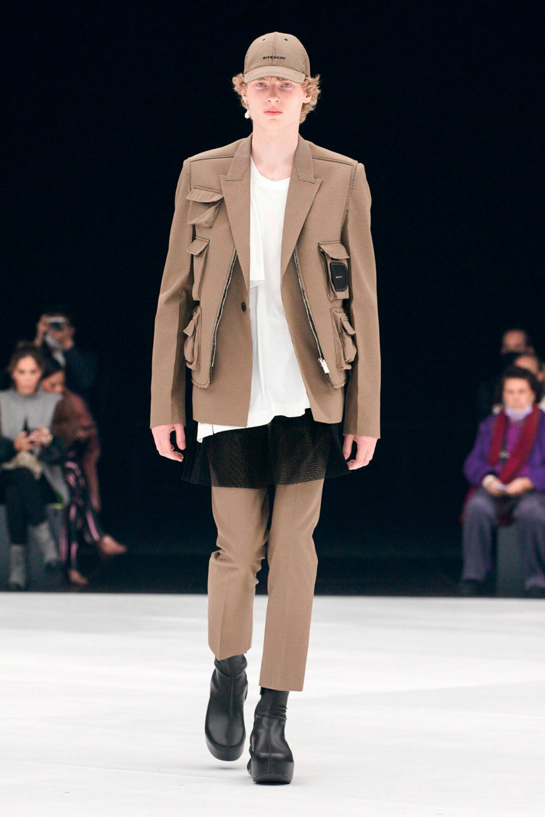 braien-jecardi-givenchy-ss22