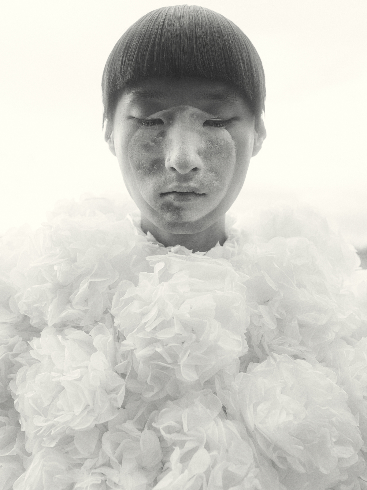 cao-ruopu-behind-the-blinds-magazine-3