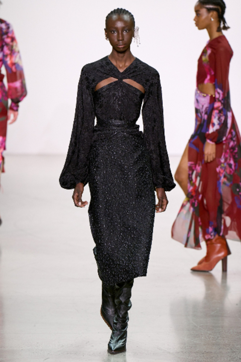 saibatou-kate-effie-alay-prabal-grung-fw22-3