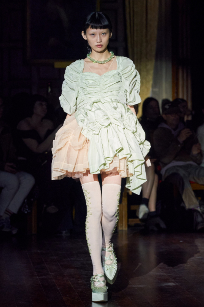 peipei-tang-simone-rocha-aw-22