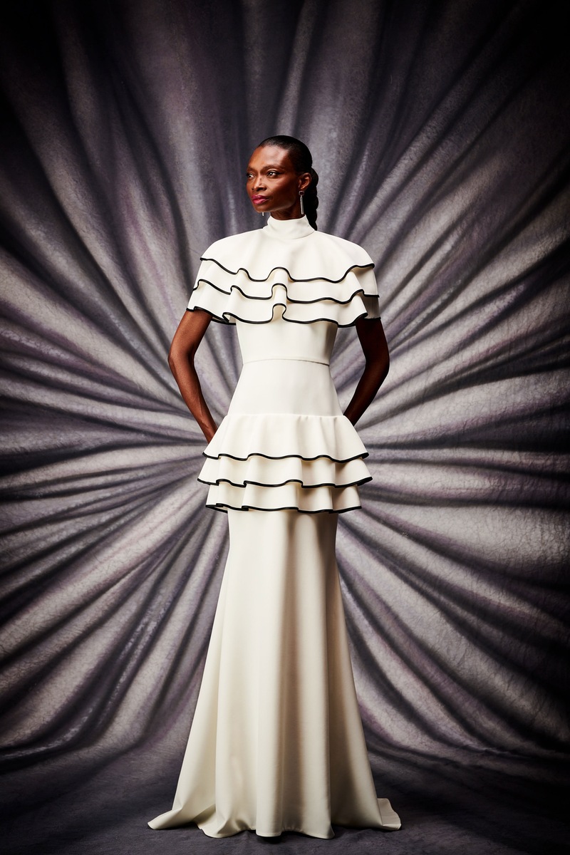 debra-shaw-christian-siriano-resort-2023-3