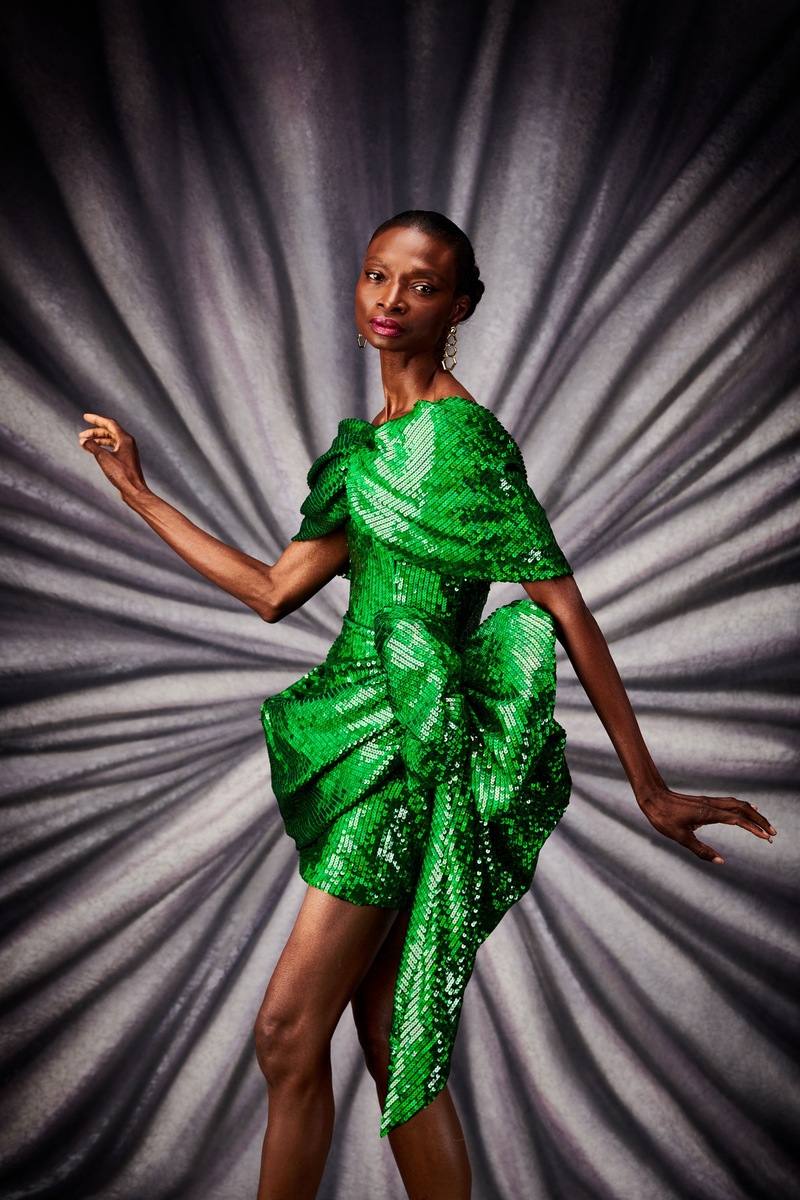 debra-shaw-christian-siriano-resort-2023-5