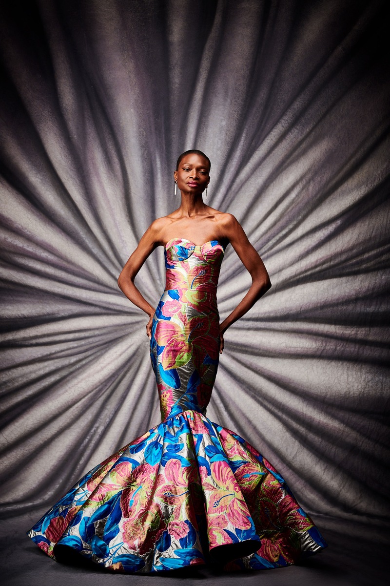 debra-shaw-christian-siriano-resort-2023-6