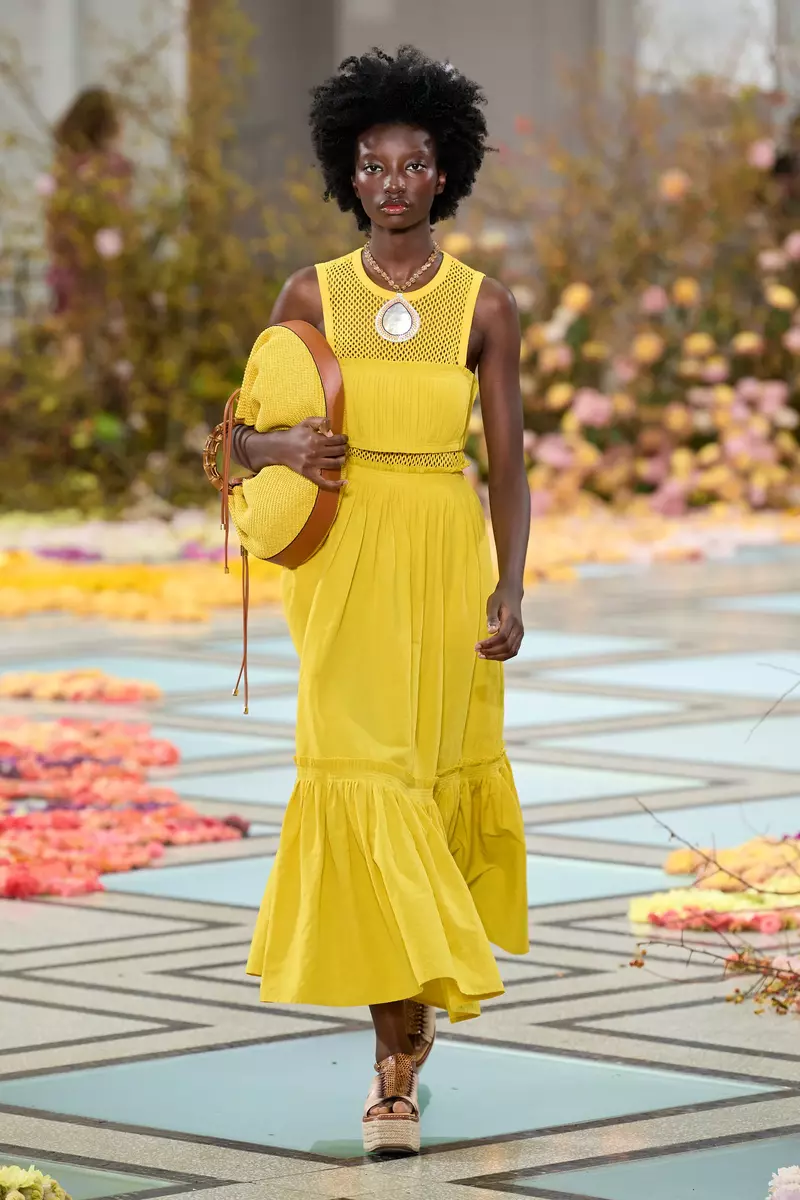 assa-ava-lexi-kate-london-ulla-johnson-ss23-0