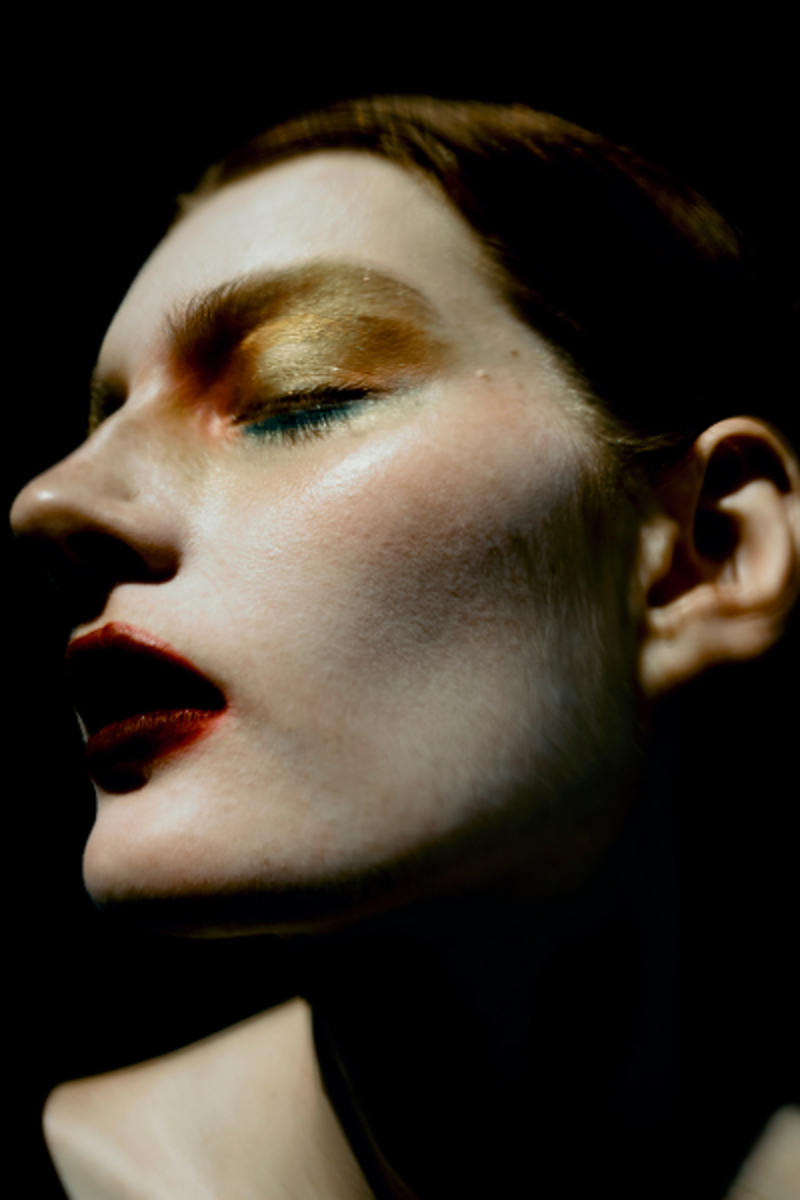 zoe-head-more-or-less-magazine-0