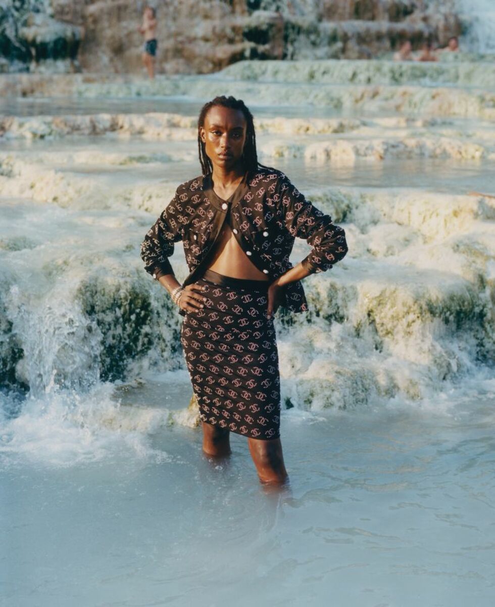 amelie-odda-magazine-chanel-resort-0