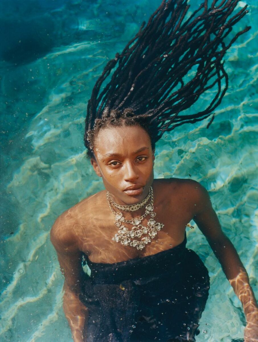 amelie-odda-magazine-chanel-resort-2