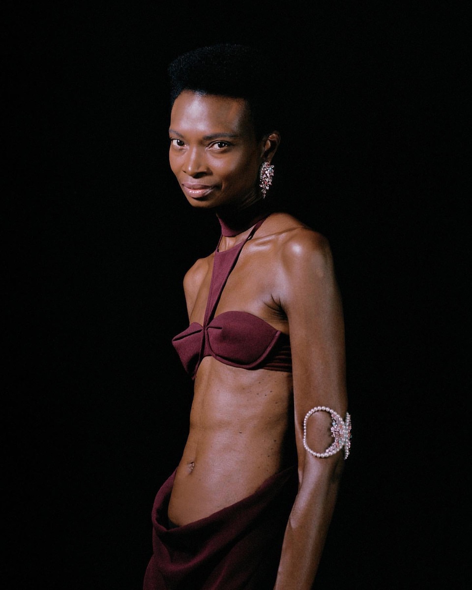 debra-shaw-vogue-china-3