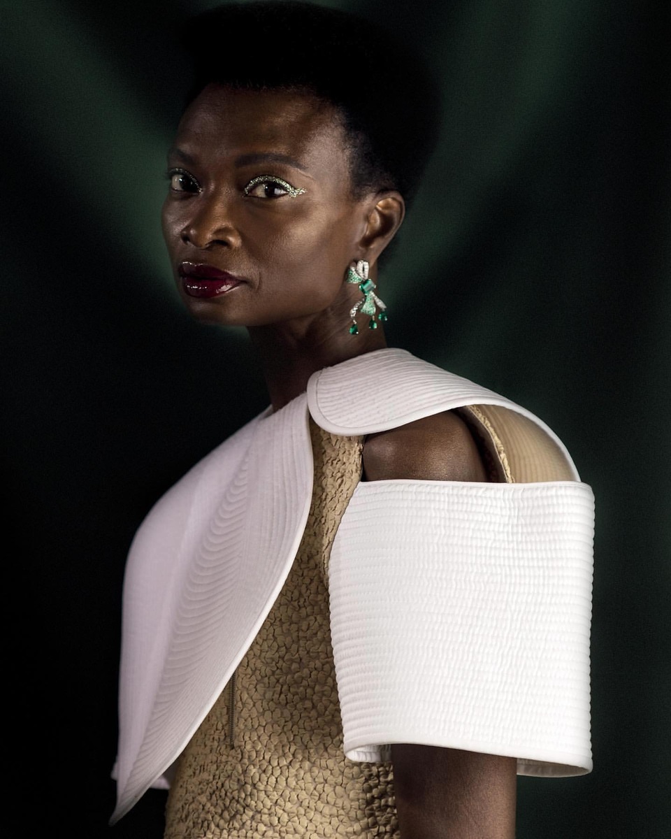 debra-shaw-vogue-china-4