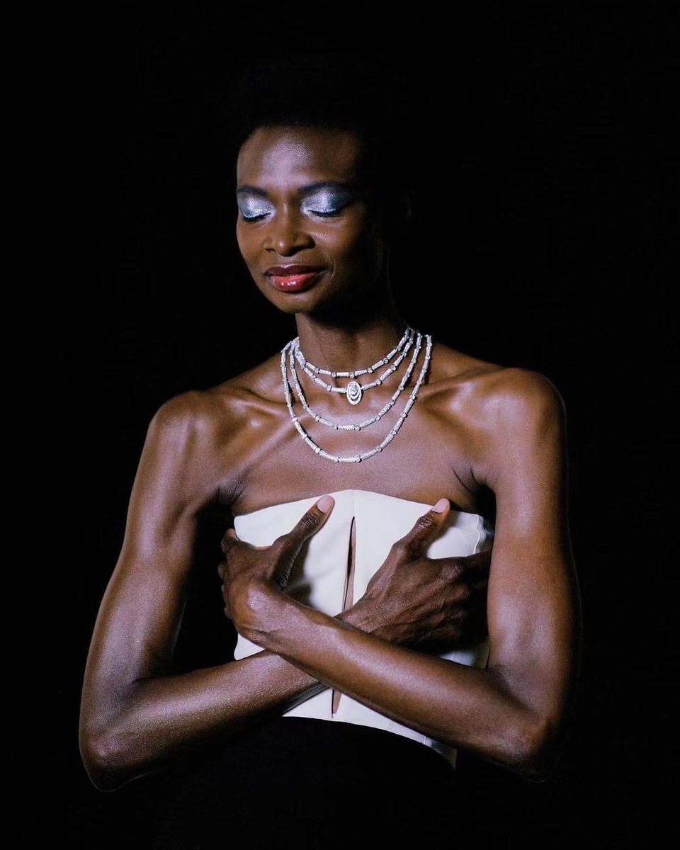 debra-shaw-vogue-china-7