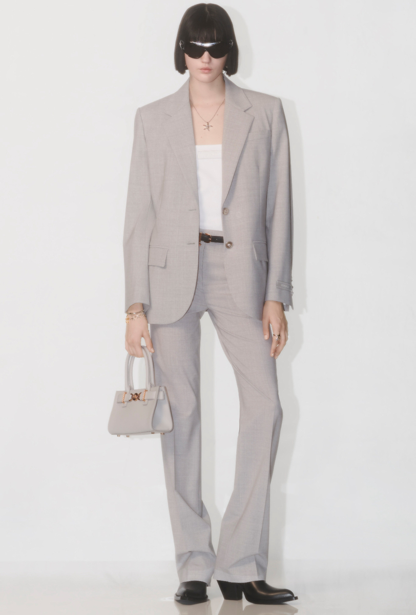 eva-komuves-versace-prefall-0