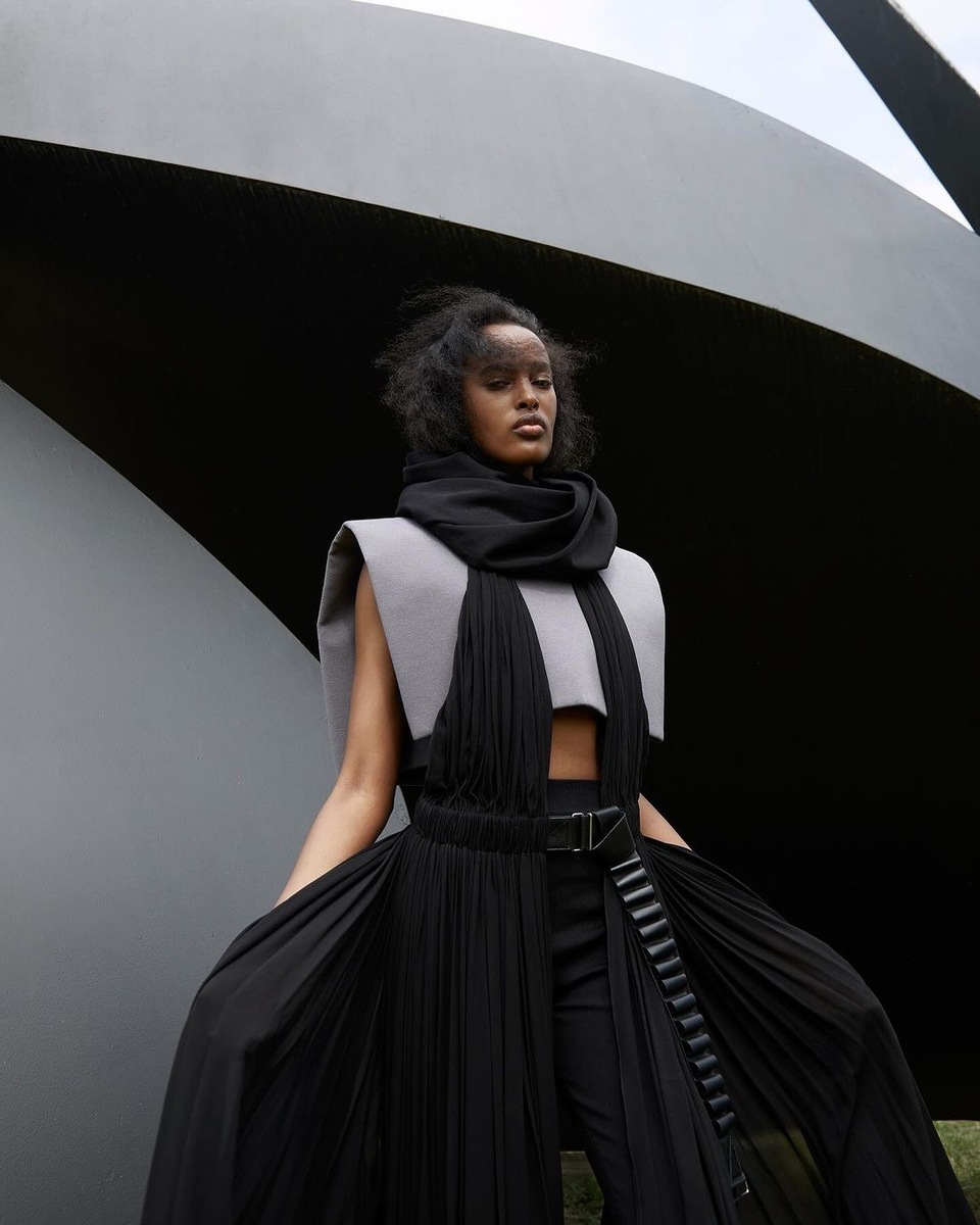 amina-ahmed-moeh-magazine-x-louis-vuitton-3