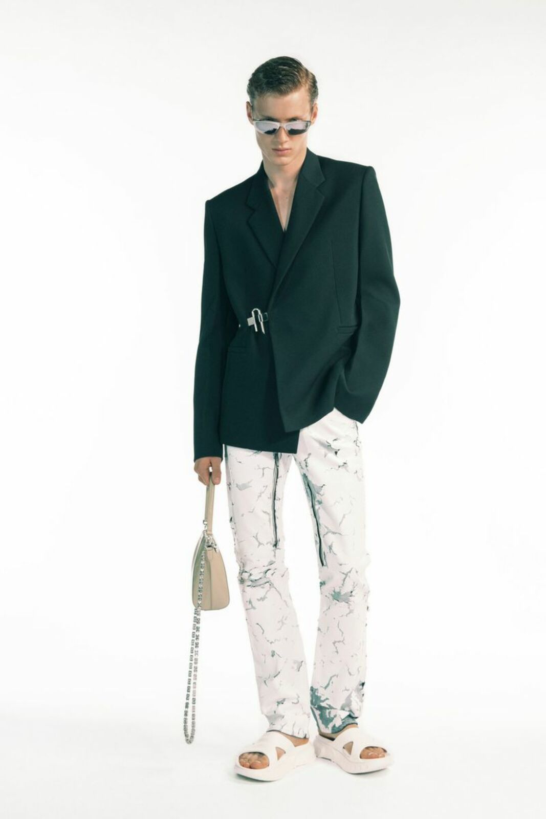 braien-vaiksaar-givenchy-ss21-lookbook