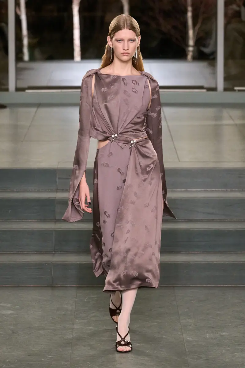 apolline-libby-tory-burch-new-york-fw25-0