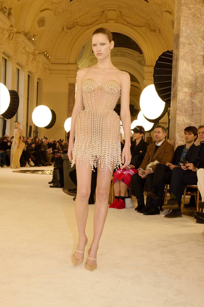 apolline-eva-schiaparelli-couture-spring-2025-paris-0