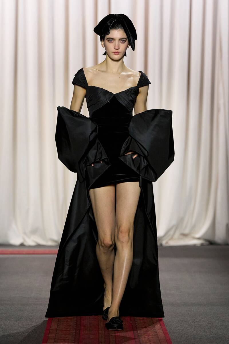 eva-toto-gianbattista-valli-spring-couture-paris-2025-0