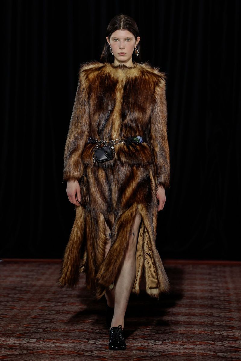 libby-dobi-simone-rocha-f-w-25-london