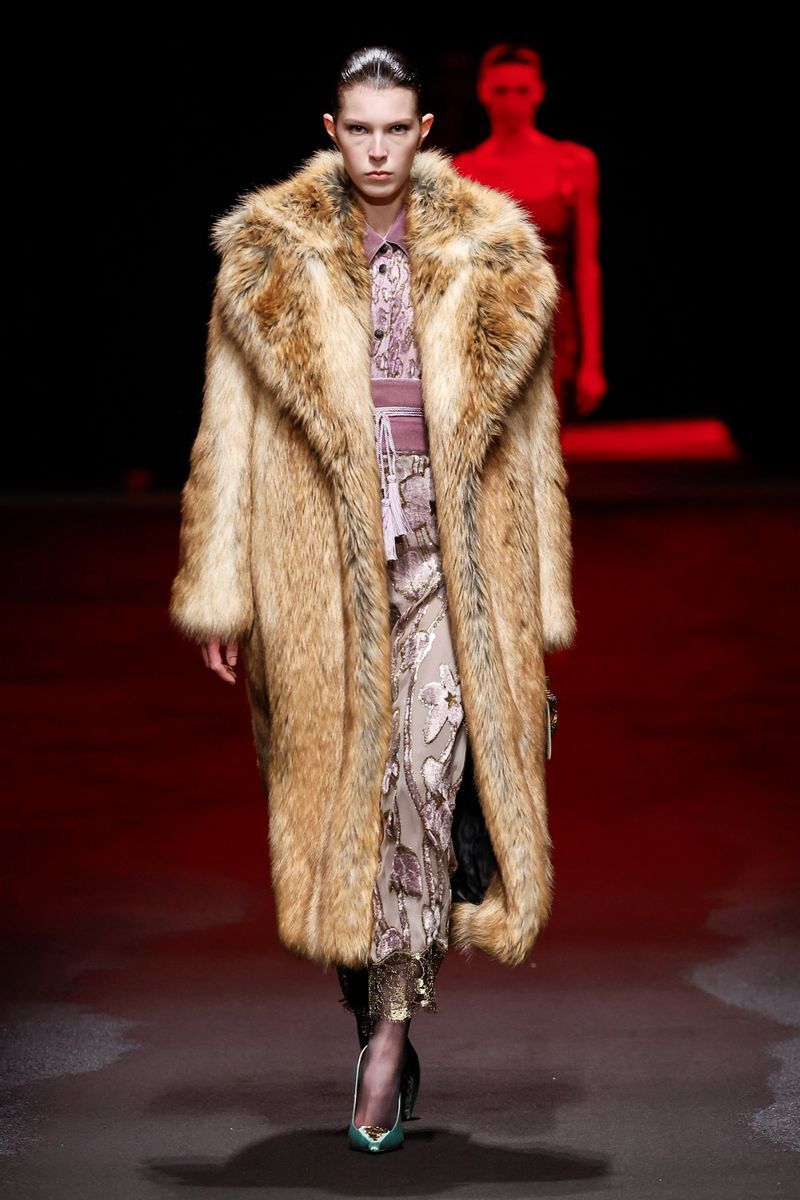 libby-apolline-dobi-roberto-cavalli-f-w-25-milano