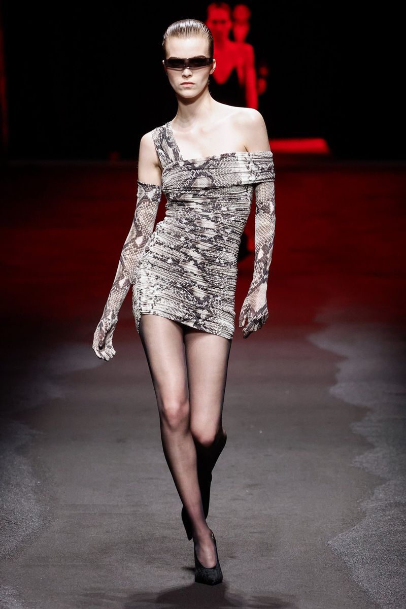 libby-apolline-dobi-roberto-cavalli-f-w-25-milano