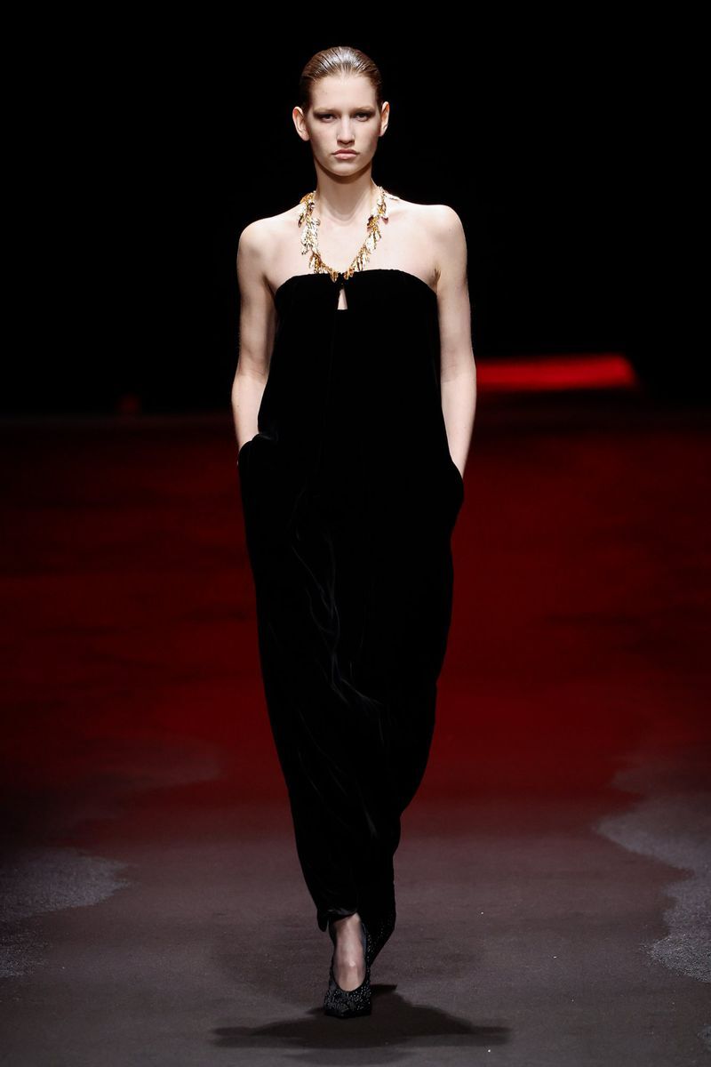 libby-apolline-dobi-roberto-cavalli-f-w-25-milano