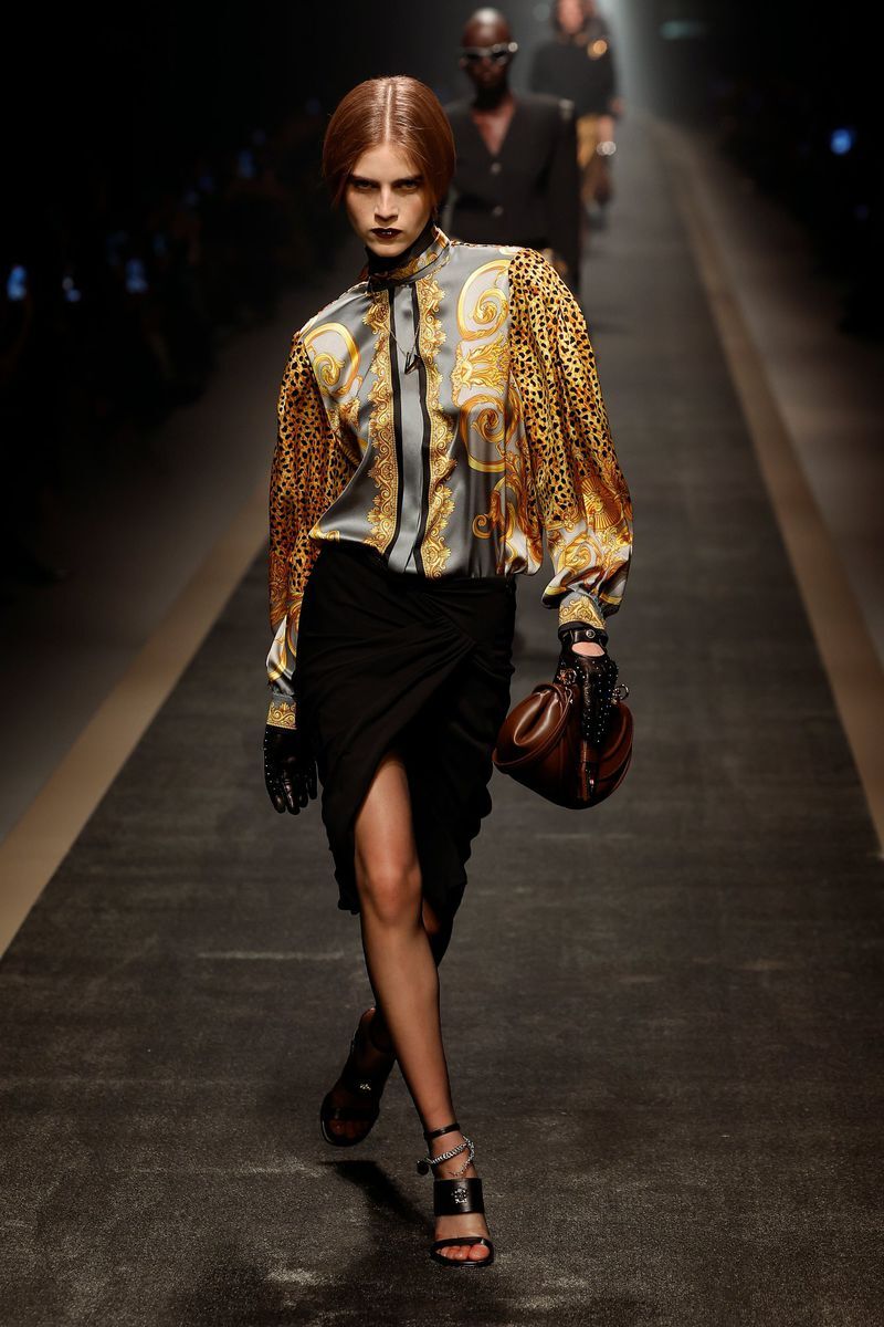 libby-dobi-lexi-apolline-eva-versace-f-w-25-milano