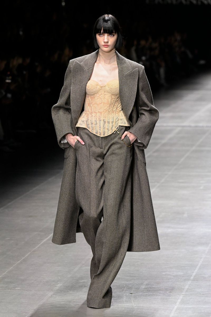 eva-debra-maja-melinda-ashley-ermanno-scervino-f-w-25-milano-0