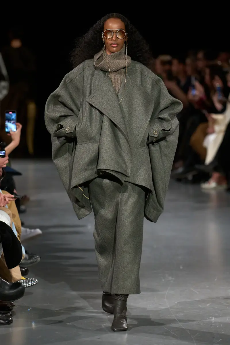 amina-varvara-uma-wang-f-w-25-paris-0