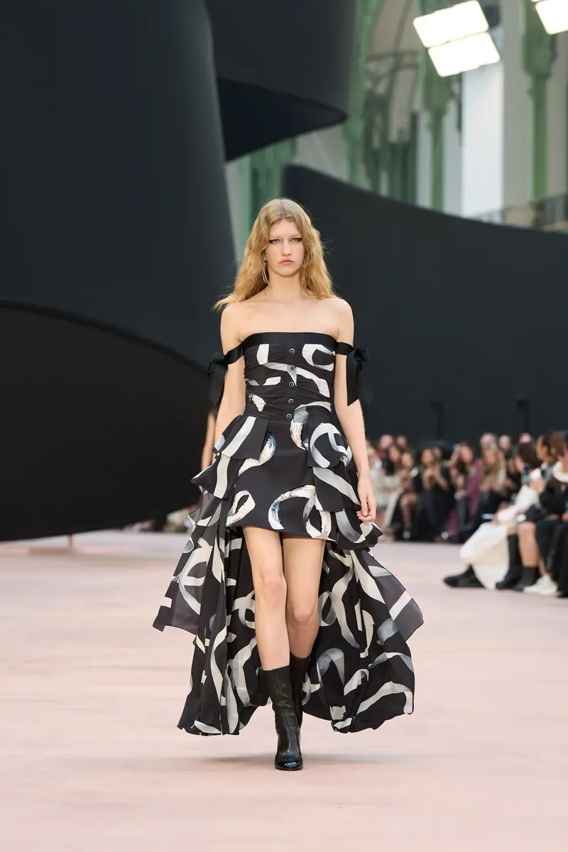 libby-apolline-chanel-f-w-25-paris-0