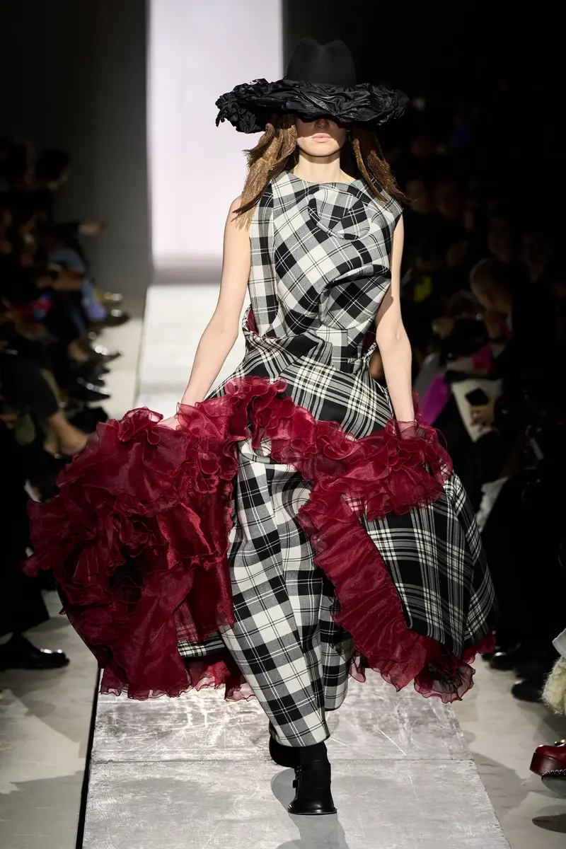 antonia-comme-des-garcons-f-w-25-paris