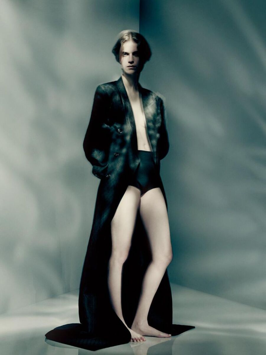 libby-harper-s-bazaar-france-3