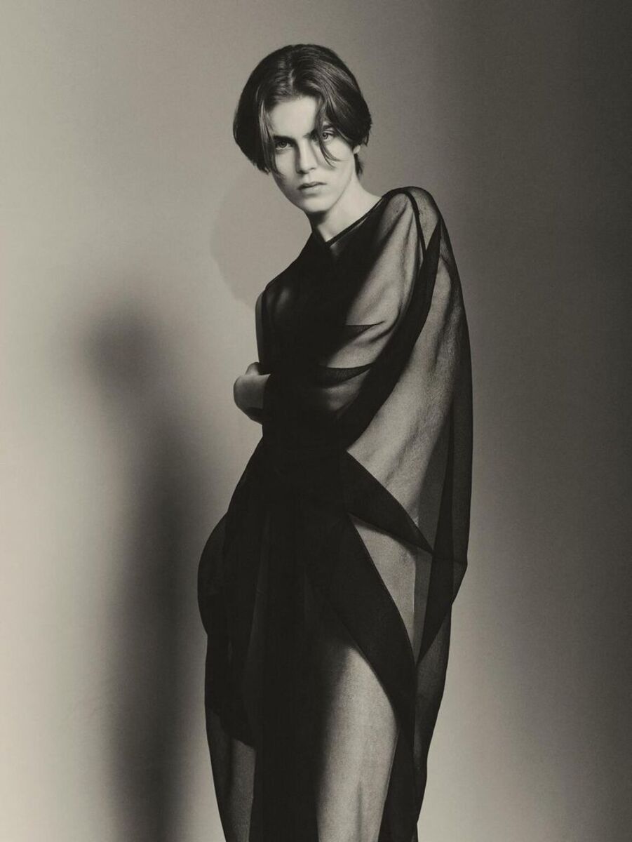 libby-harper-s-bazaar-france-4