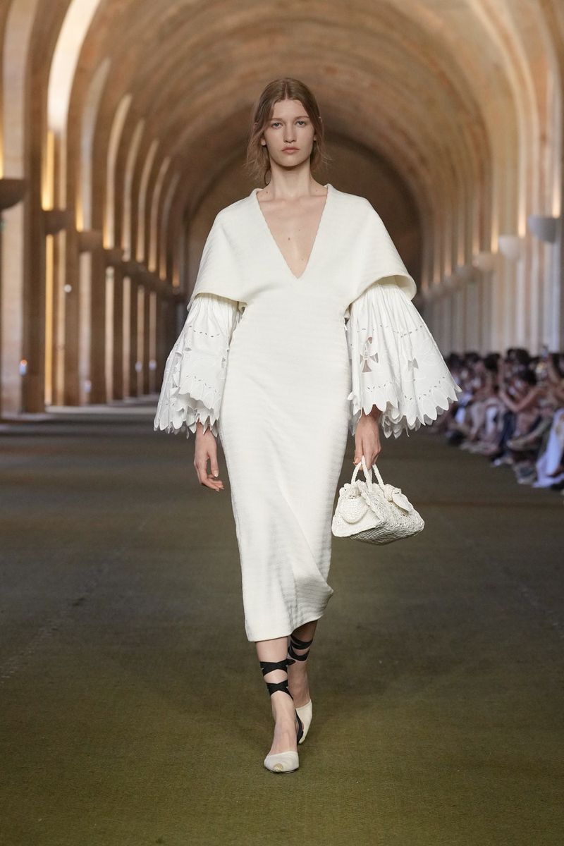 sora-apolline-jacquemus-s-s-26-show-versailles