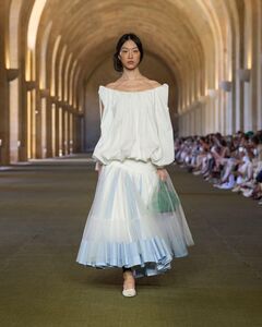 sora-apolline-jacquemus-s-s-26-show-versailles