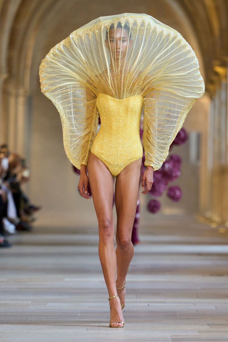 aviana-antonia-closing-rahul-mishra-haute-couture-fall-2025-show-0