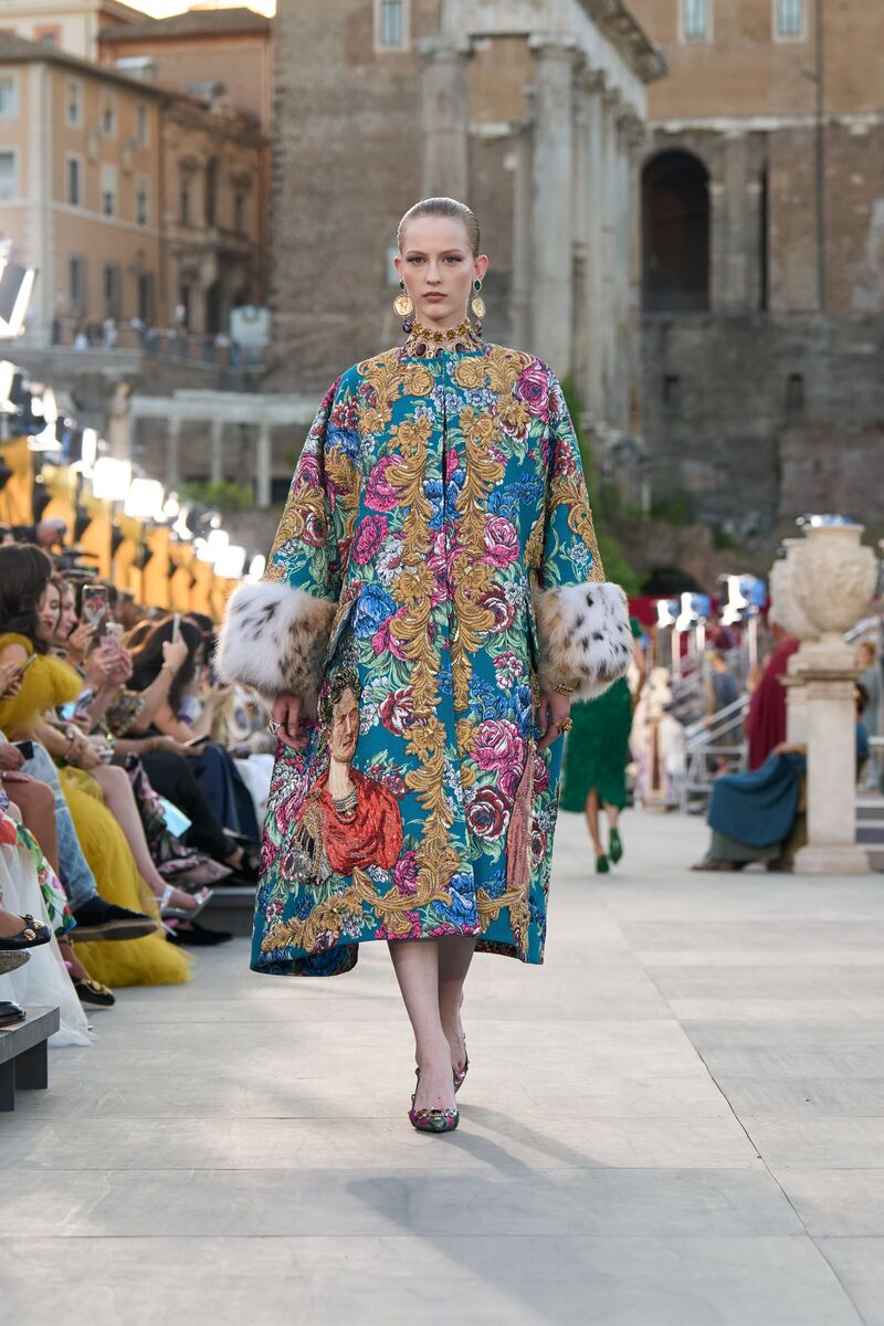 melinda-kiss-dolce-gabbana-alta-moda-2025-show-rome