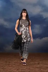 libby-sora-burberry-lfw-ss26-0