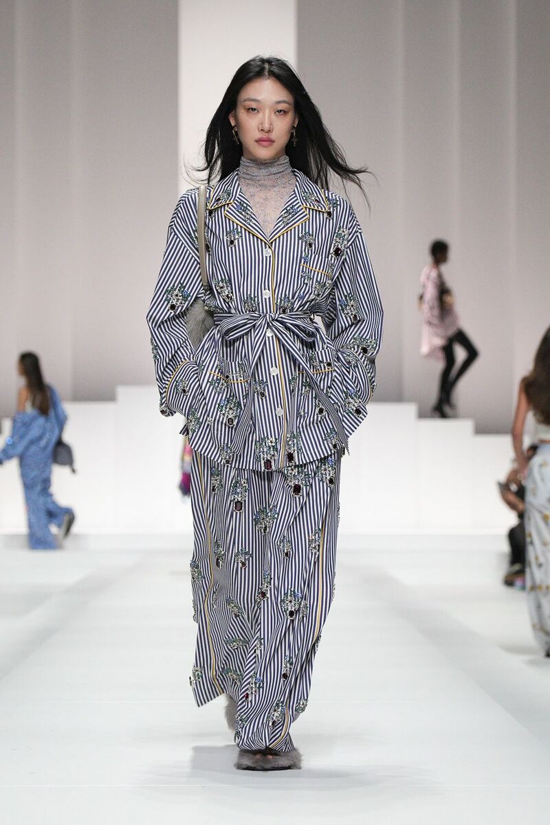 libby-sora-apolline-valery-dolce-gabbana-mfw-ss26-1