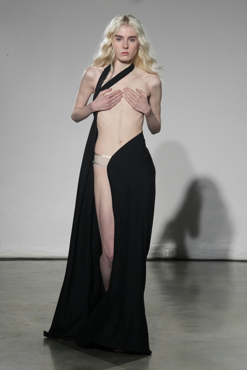 mika-opening-max-zara-sterck-milan-fashion-week-f-w-26-show