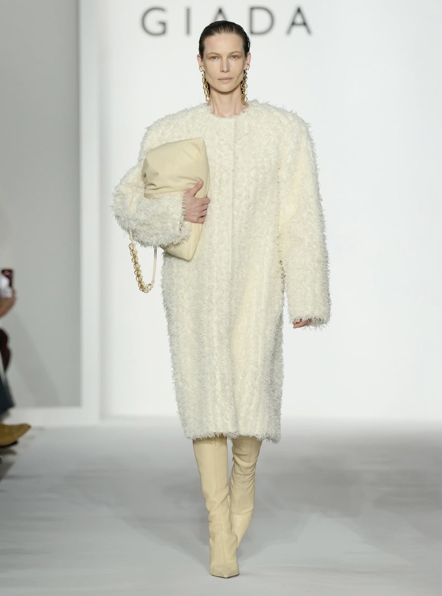 angelika-giada-montenapoleone-milan-fashion-week-f-w-26-show