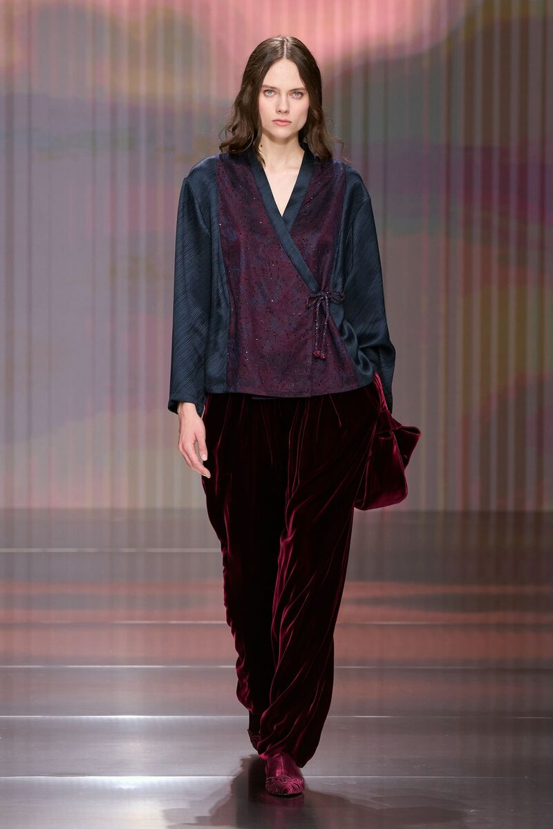 kate-mcnamara-giorgio-armani-milan-fashion-week-f-w-26-show