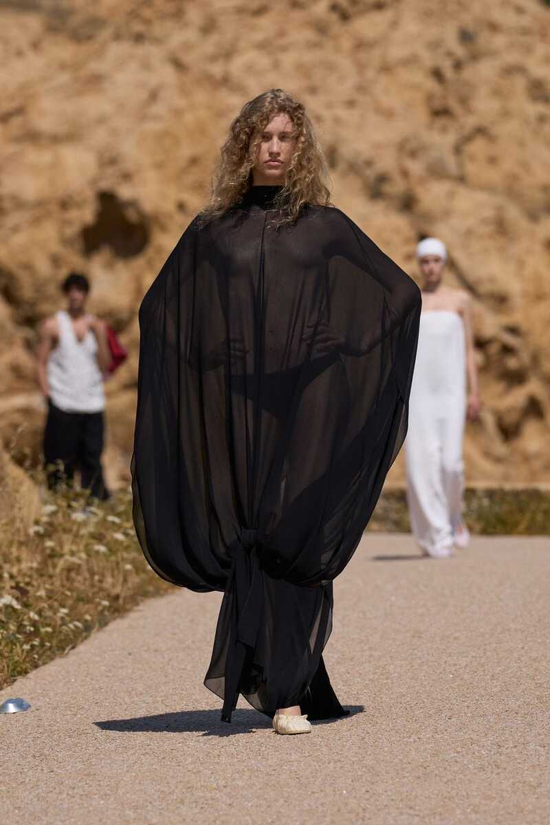 apolline-jacquemus-paris-fashion-week-s-s-26-show