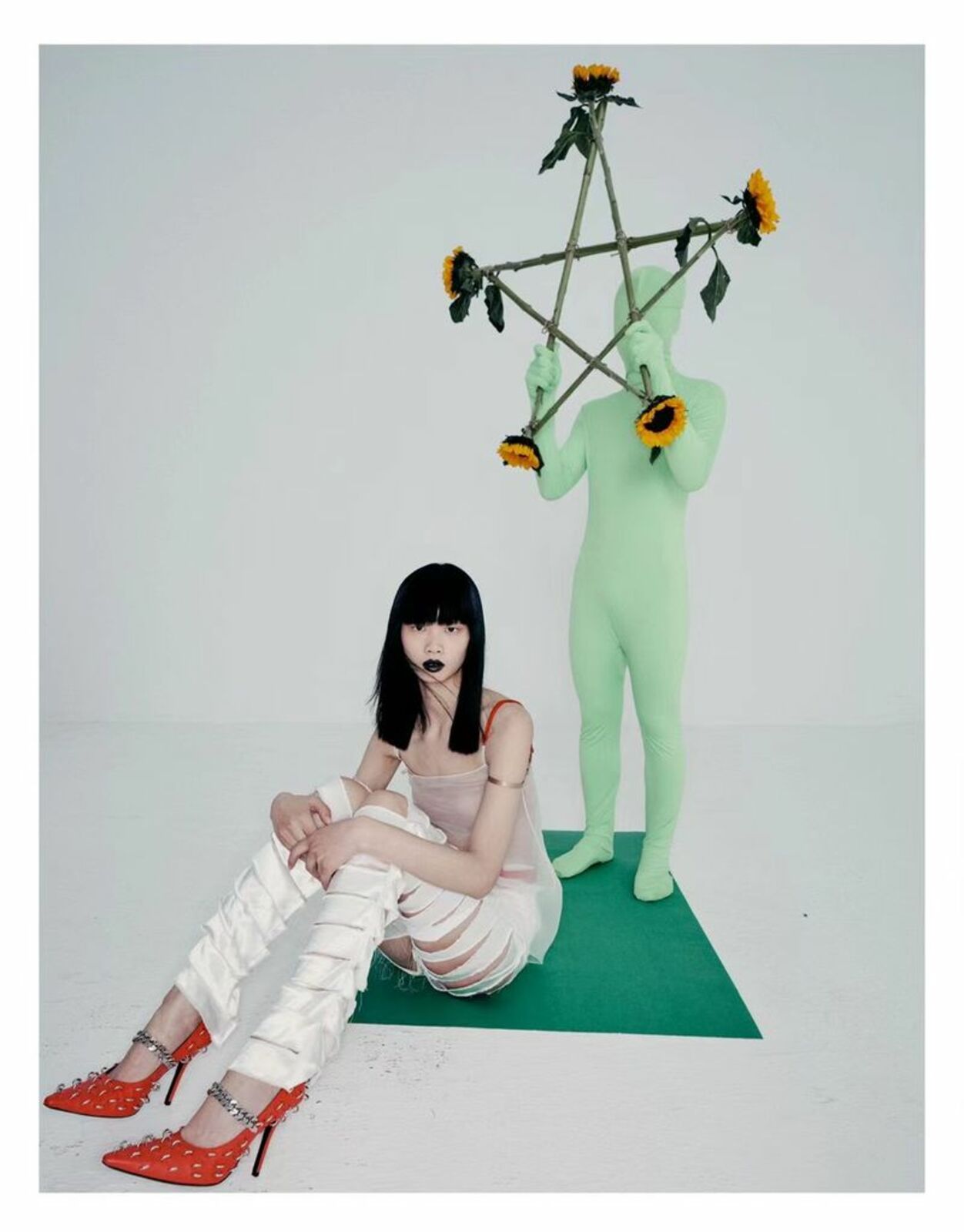 huan-zhou-elle-china-march-issue-3