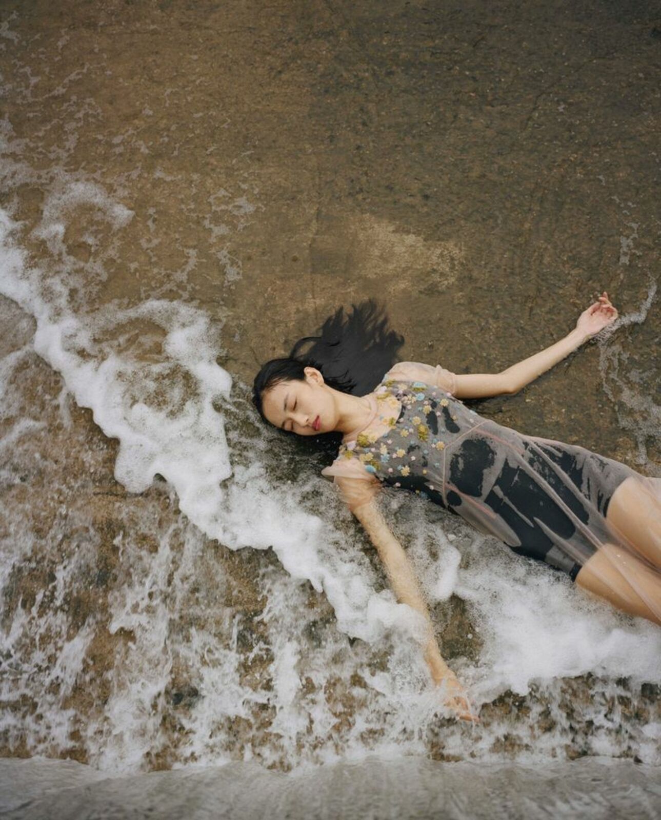 liang-chic-magazine-china-sept-19-3